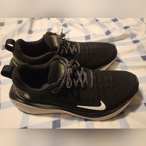 Nike ReactX Infinity Run 4 Black White size 11